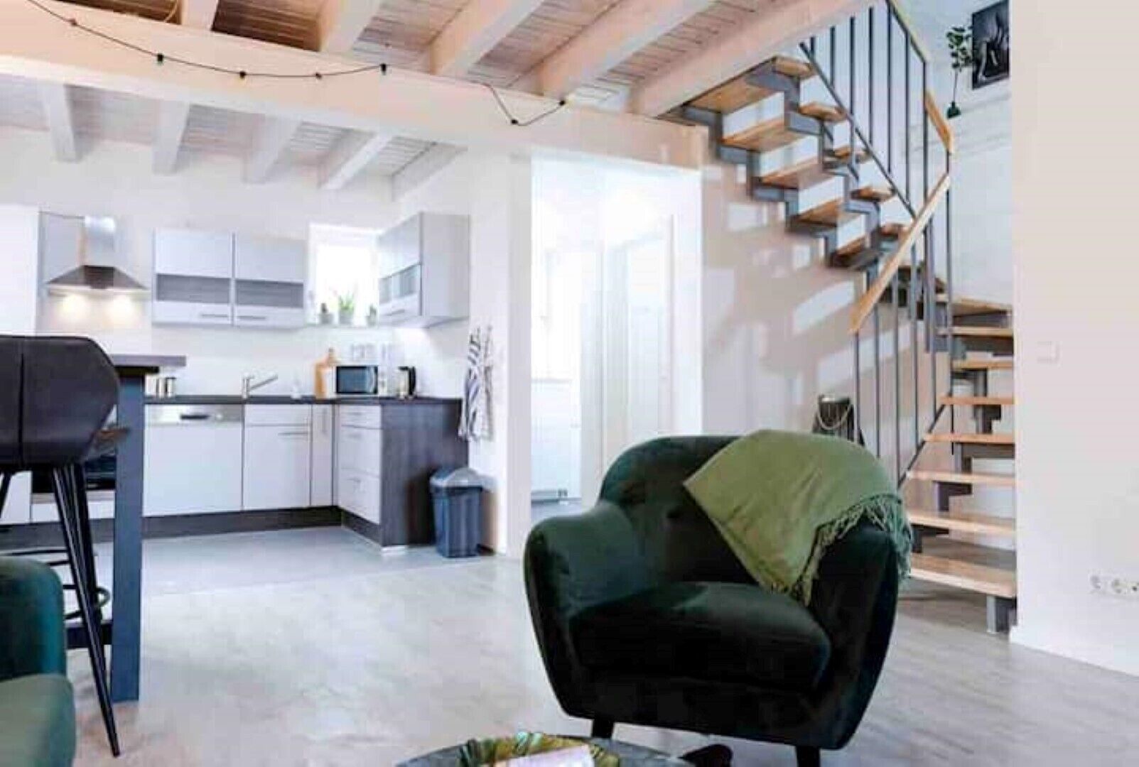 LUXURY | NEAR FRANKFURT | 8 PERSON 24/7 CHECK