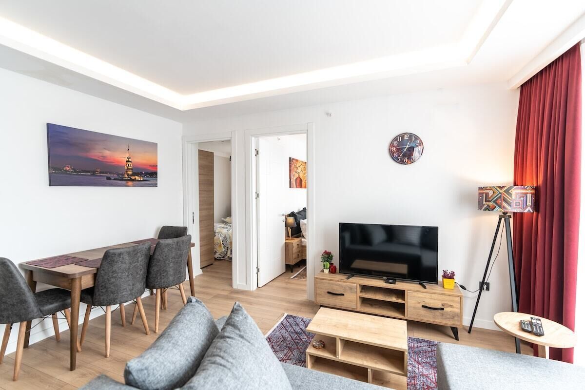 Relaxing Getaway: Serene 2BR Apt