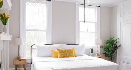 Cozy 2BR Unit Madison | King Beds and Fast Wifi