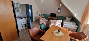 Apartment | Private kitchen | High chair - Hotel Mecklenburger Mühle (Dorf Mecklenburg)