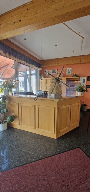 Reception - Hotel Mecklenburger Mühle (Dorf Mecklenburg)
