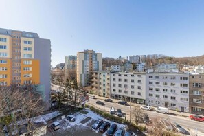 Unclassified image, 5 of 18, button