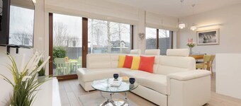 Polnych Maków 35 | Elegant House | Parking