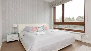 3 bedrooms, iron/ironing board, WiFi, bed sheets