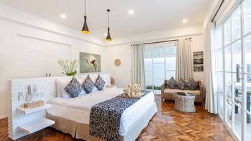 1 bedroom, bed sheets