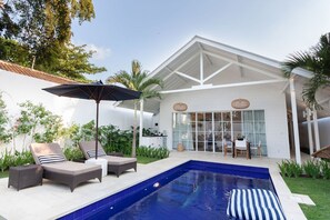 Pool - Luxury One Bedroom Pool Villa 10 minute walk to double six beach (Badung)