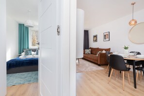 1 habitación, tabla de planchar con plancha, wifi y ropa de cama 