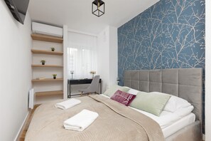 2 chambres, fer et planche à repasser, Wi-Fi, draps fournis