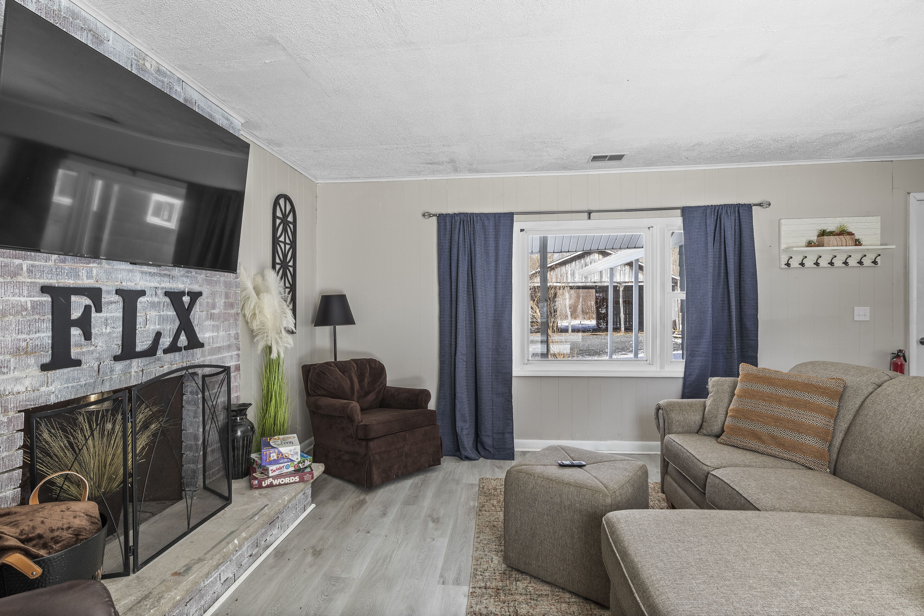 Hillside Cabin | Close to Naples | FLX Wineries