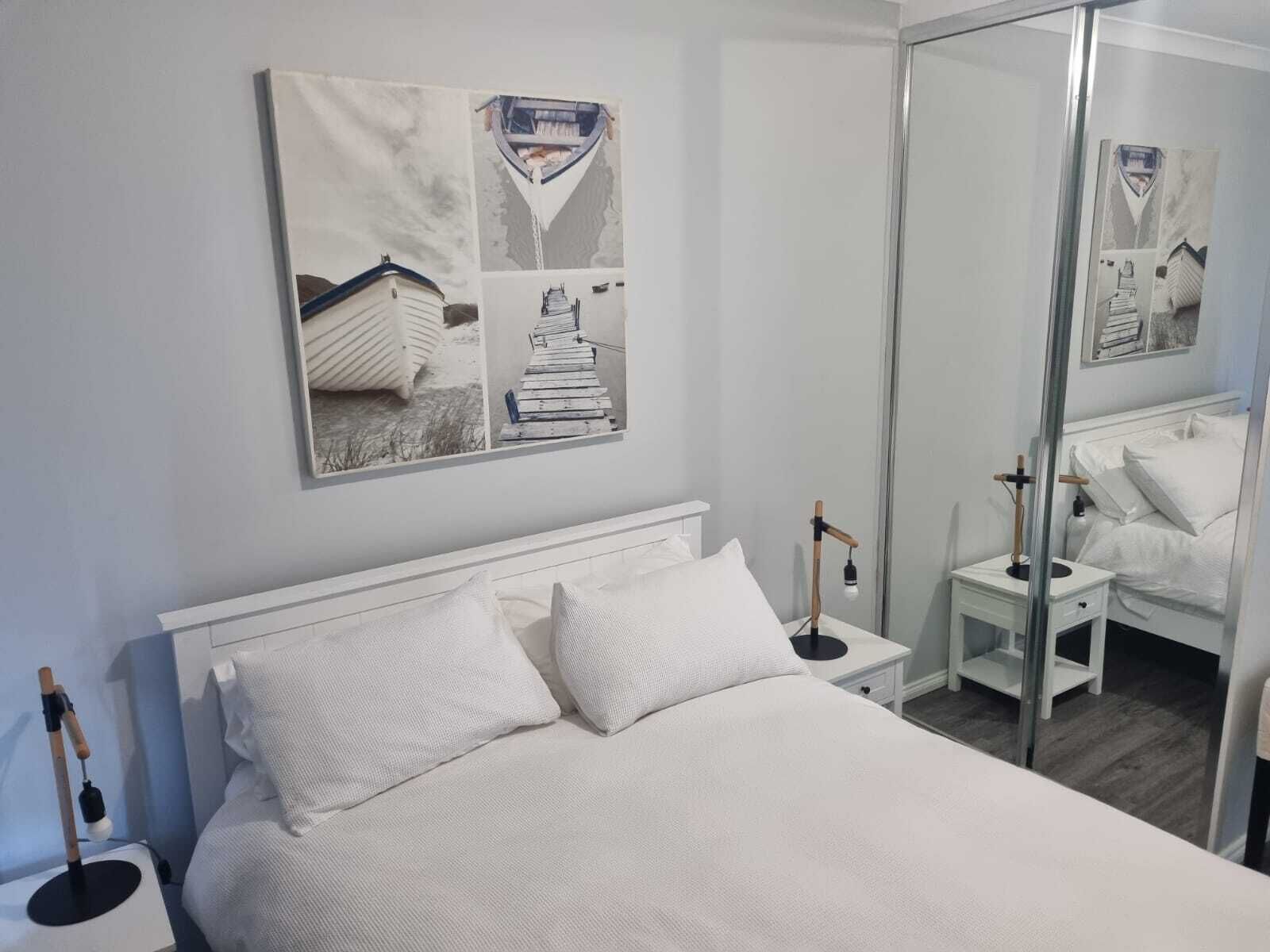  Secret harbour beach getaway(200m walk) and the Golf club house (100m walk)