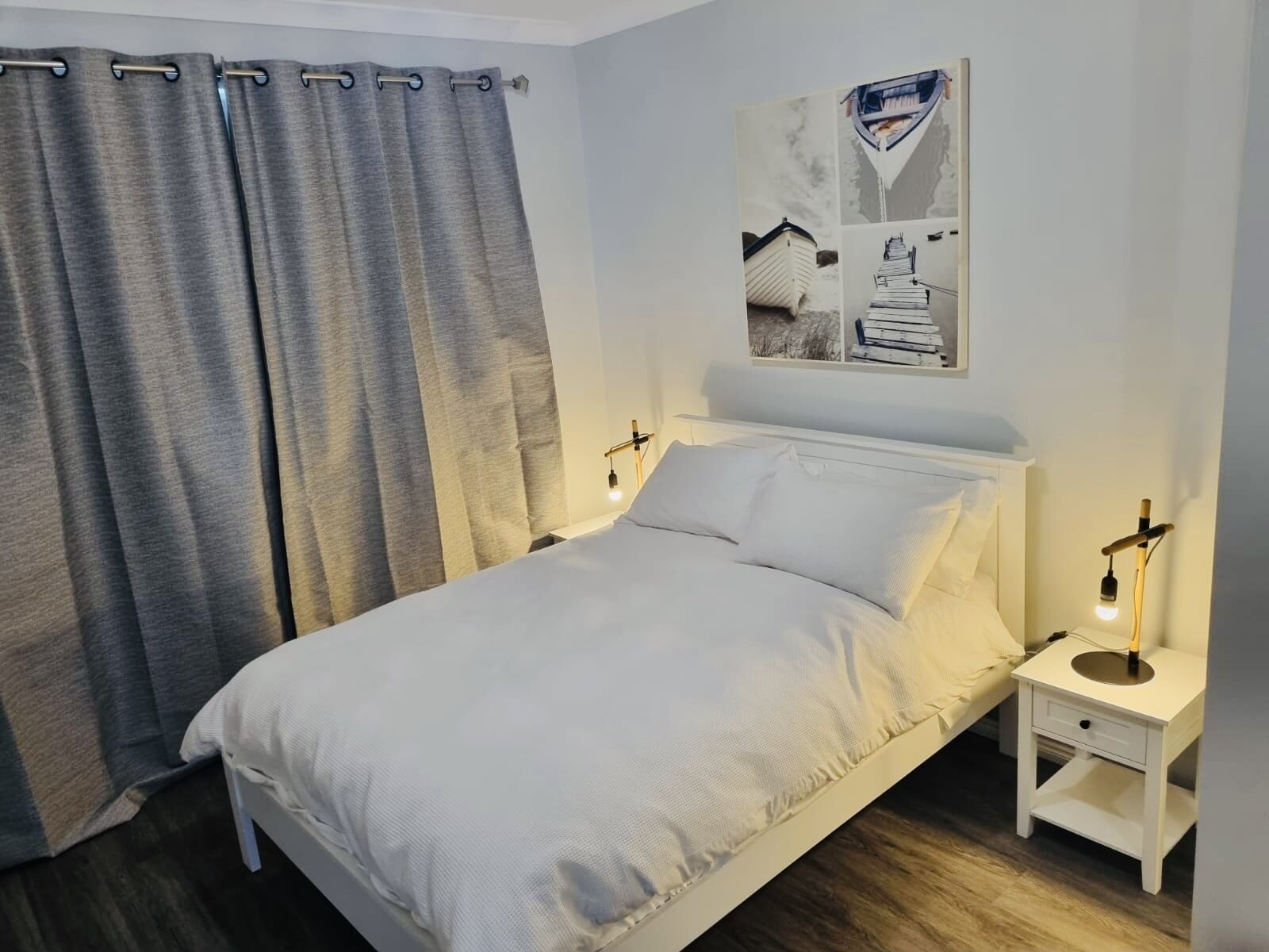  Secret harbour beach getaway(200m walk) and the Golf club house (100m walk)