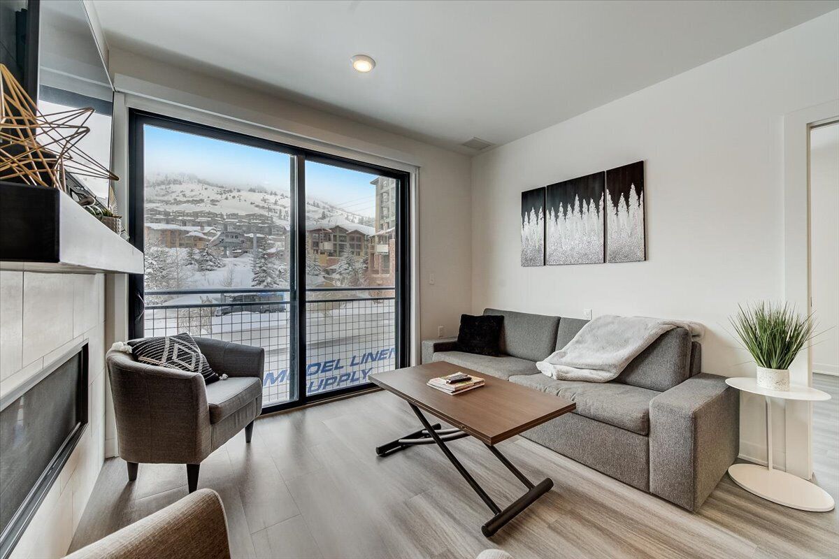 Yotel Pad, Three Bedroom, Sleeps up to 9, Ski in Ski out