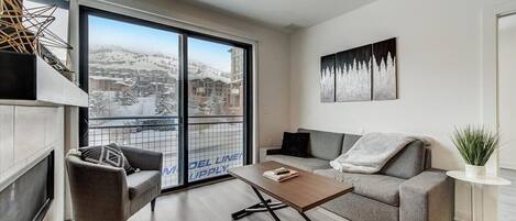 Télévision, cheminée