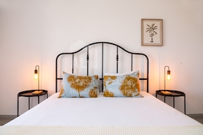 2 bedrooms, iron/ironing board, free WiFi, bed sheets