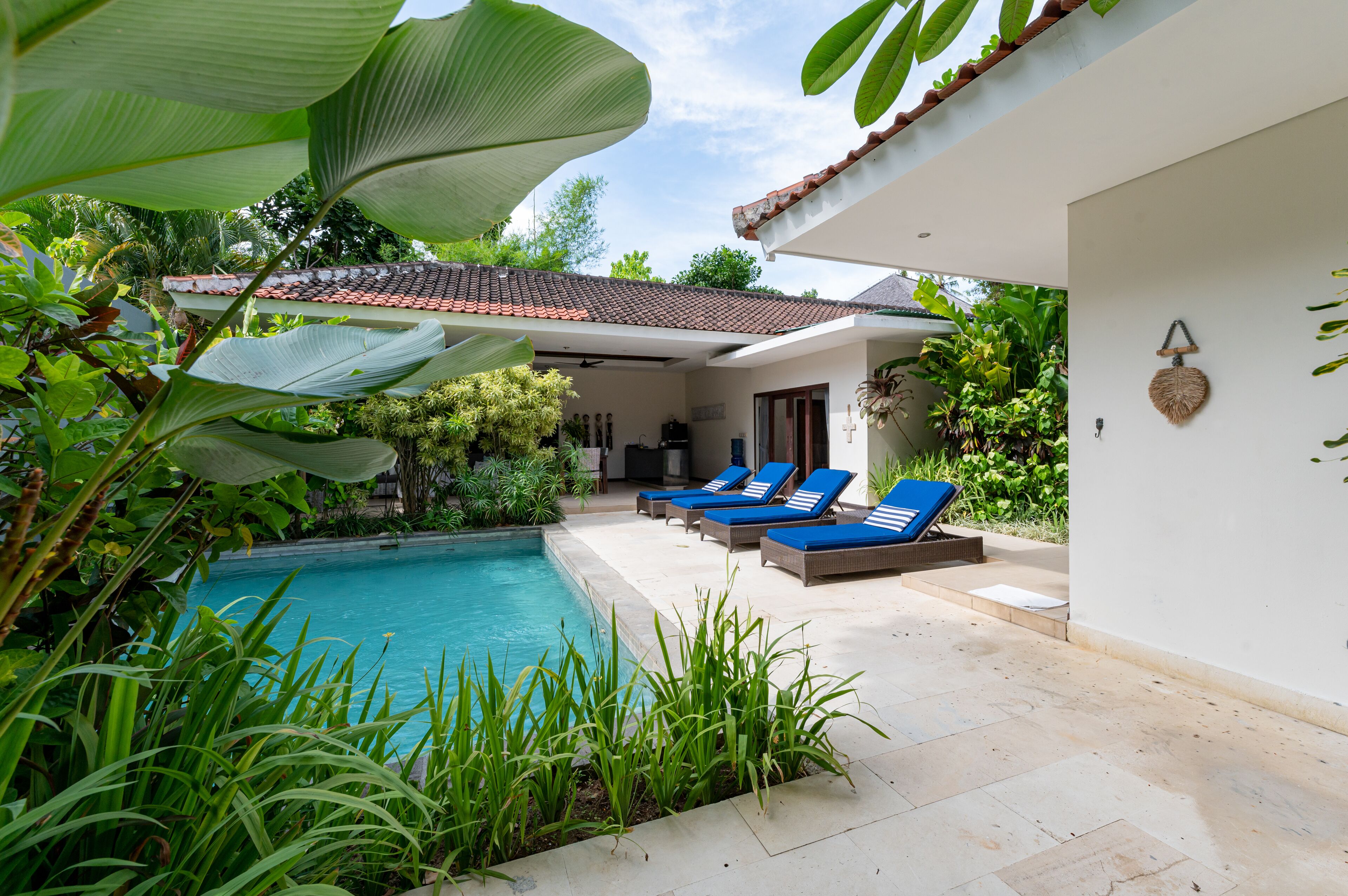 Innendørsbasseng og utendørsbasseng