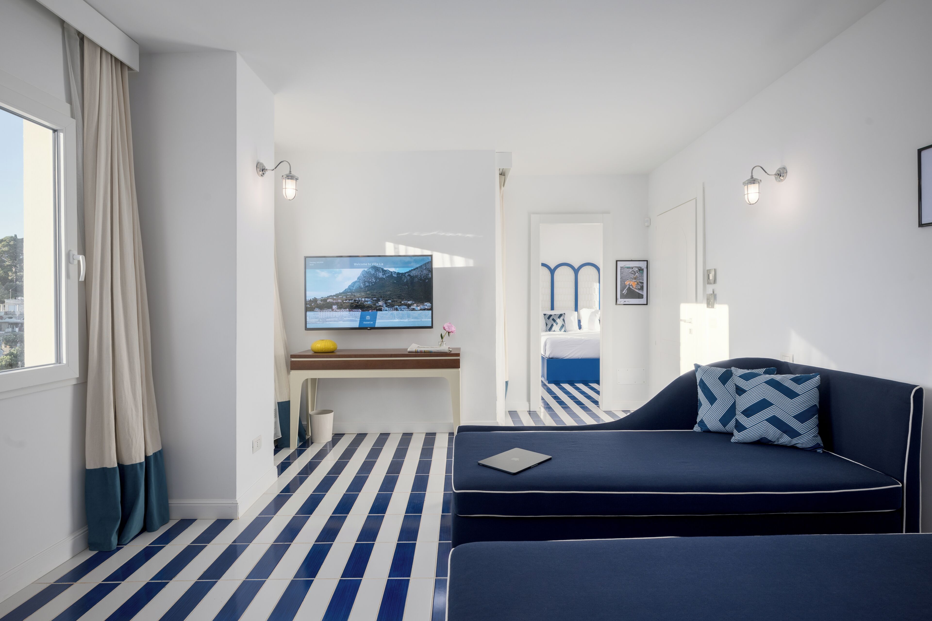 Deluxe Studio Suite, Terrace, Sea View | Premium bedding, minibar, in-room safe, desk
