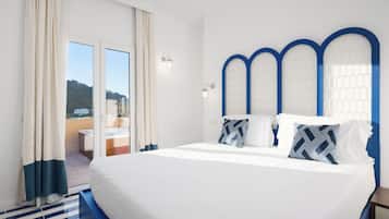 Deluxe Studio Suite, Terrace, Sea View | Premium bedding, minibar, in-room safe, desk