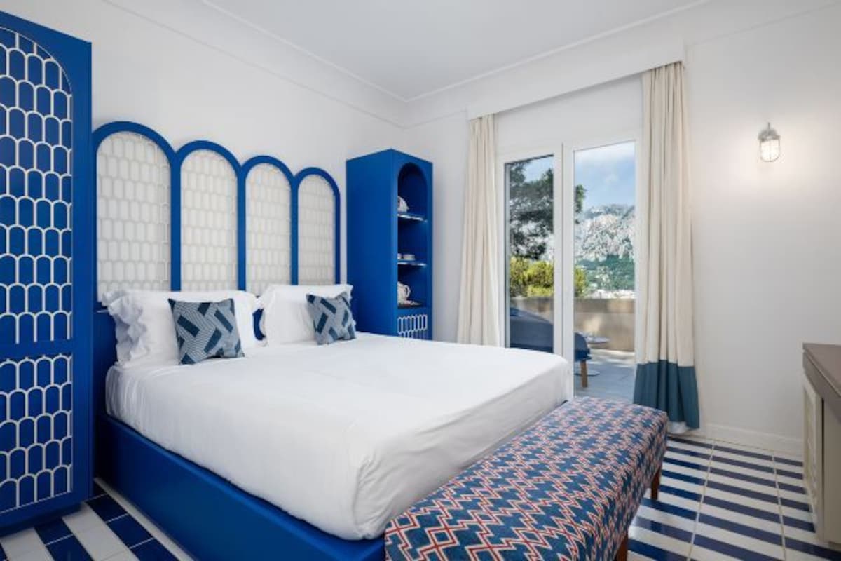 Ropa de cama de alta calidad y minibar
