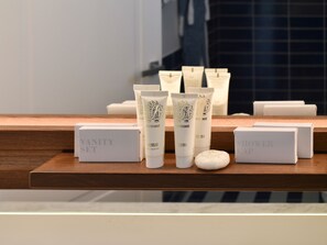 Dusche, Regendusche, Designer-Toilettenartikel, Haartrockner