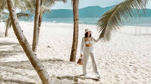 Beach nearby, white sand - S Phuot Da Nang Hostel (Da Nang)