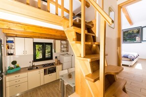 Kühlschrank, Ofen, Herdplatte, Wasserkocher