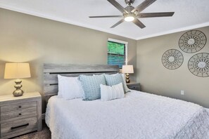 4 habitaciones, tabla de planchar con plancha y cuna de viaje 