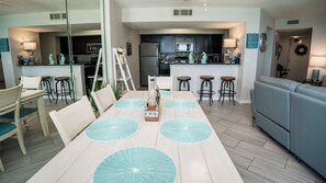 Dining - E1903 Direct Gulf Front - Priceless View - Comfy Accomodations (Panama City)