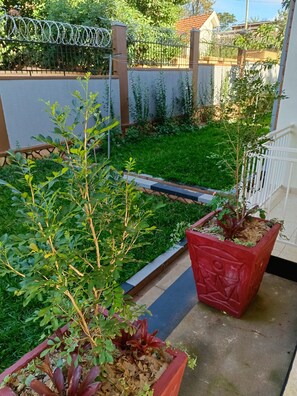 Exterior - Shiloh Homes and Car Rental (Kampala)