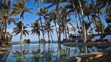 Outdoor pool, sun loungers