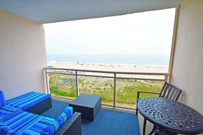 Property grounds - Towers 402-Oceanfront 29th St, Free WiFi, Pool, Elev, W/D, AC (Ocean City)