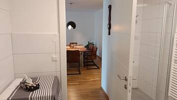 1 Schlafzimmer, Bügeleisen/Bügelbrett, WLAN