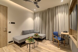 Premium bedding, in-room safe, desk, blackout curtains