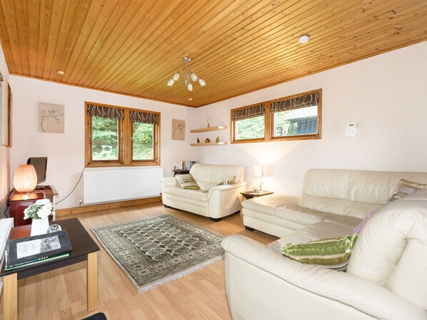 Cottage | Living area - Chalet No.2 (Skipton)
