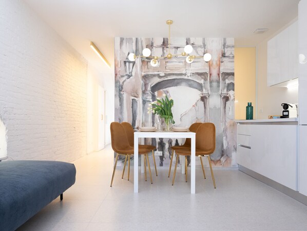 Interior - The Stars Over Turin (CIN IT001272C26XC86GWP) (Torino)