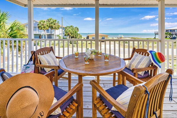 Outdoor dining - Welcome to Finder's Keepers! (St. George Island)