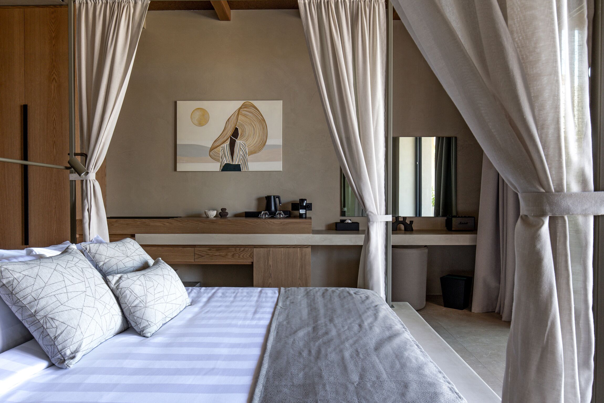 Cicada Helios Suite, Elegant Beach Living