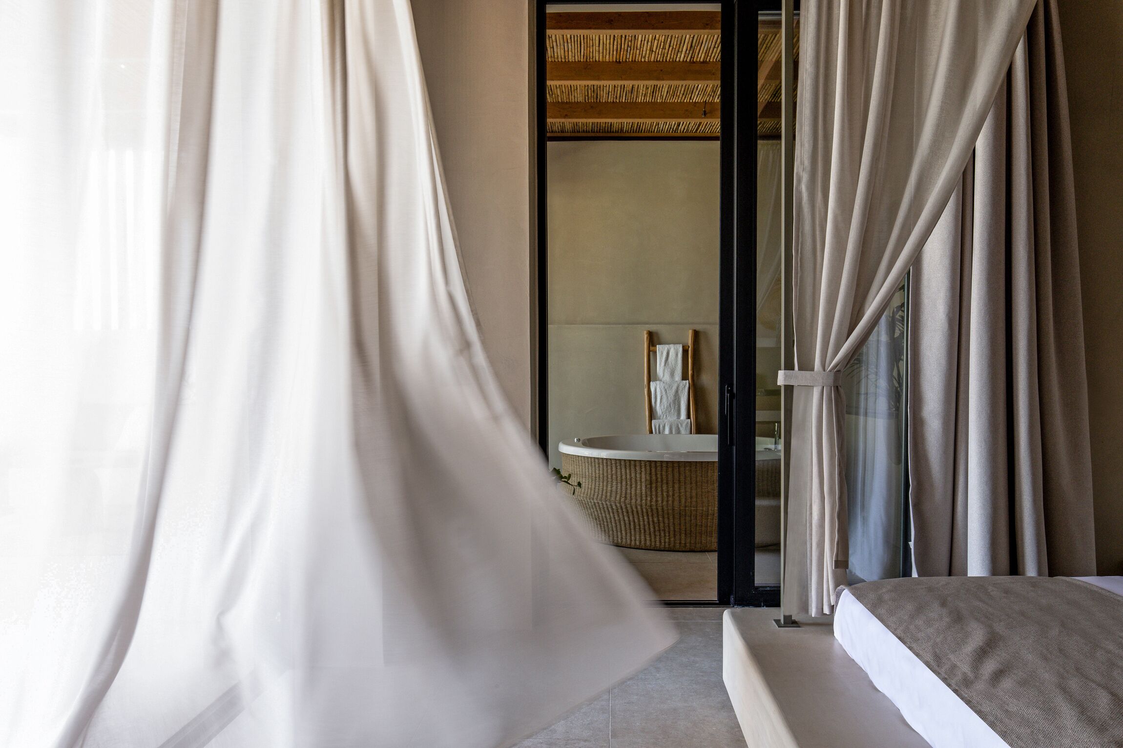 Cicada Helios Suite, Elegant Beach Living