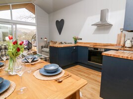 Dishwasher, cookware/dishes/utensils