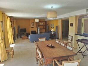 Interior - Harlequin House (puerto de soto grande)