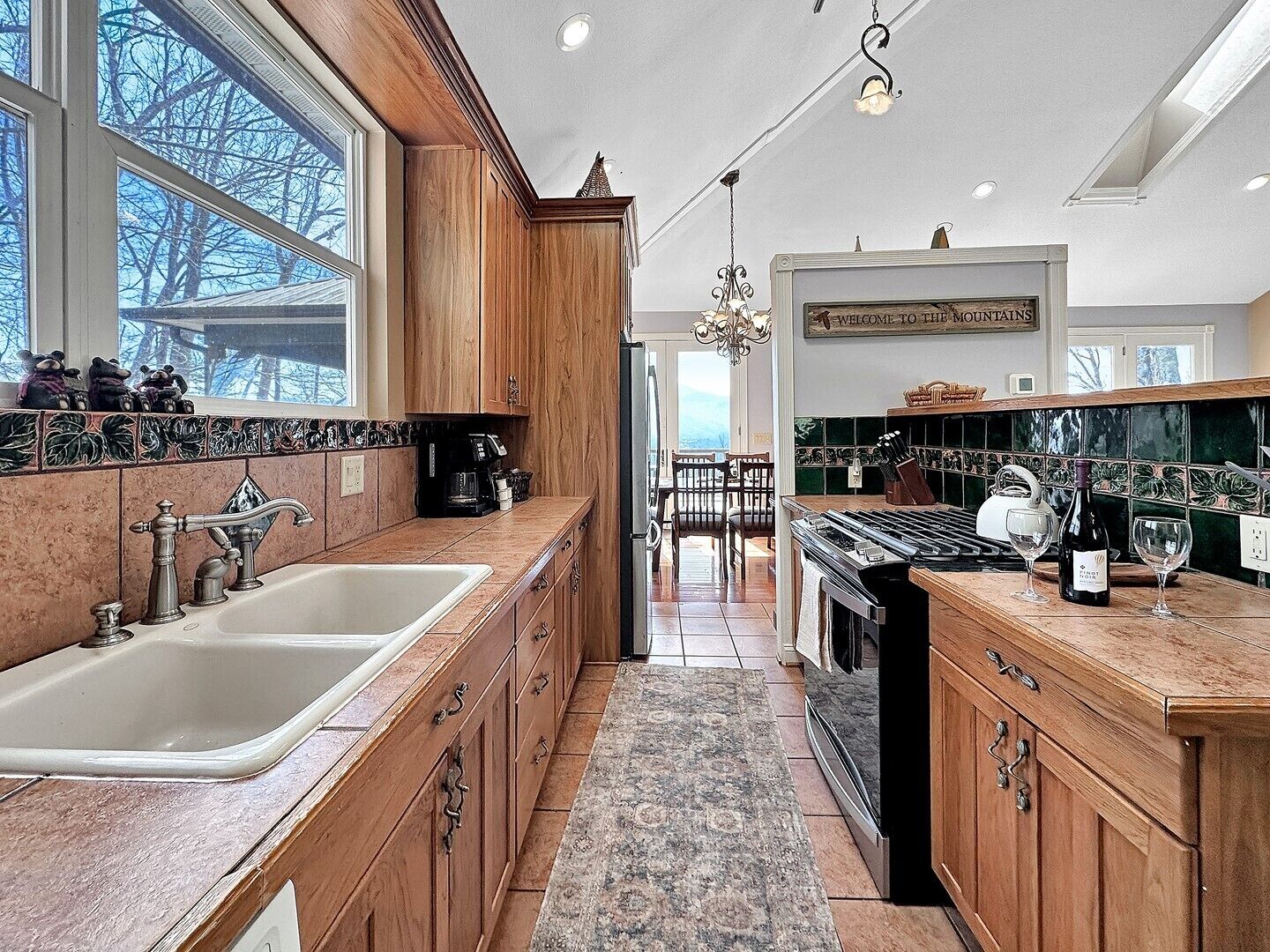 Smoky Mountain High - minutes to downtown Bryson City