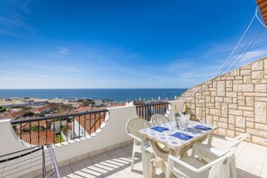 Outdoor dining - Oceanview Apartment A By Sequeira (Albufeira)