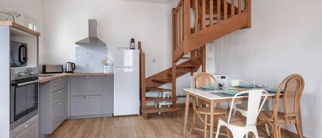 Réfrigérateur, micro-ondes, four, lave-vaisselle