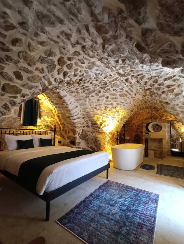 豪華雙人房 | 迷你吧贈品、熨斗/熨衫板、免費 Wi-Fi、床單