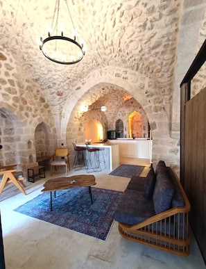 家庭客房 | 迷你吧贈品、熨斗/熨衫板、免費 Wi-Fi、床單