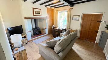 Classic Cottage, Private Bathroom | Lounge
