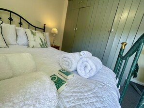 Classic Cottage, Private Bathroom | 1 bedroom - Carrow Cottage (Telford)
