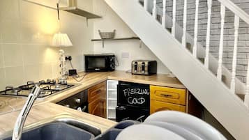 Cottage phong cách cổ điển, phòng tắm riêng | Bếp chung