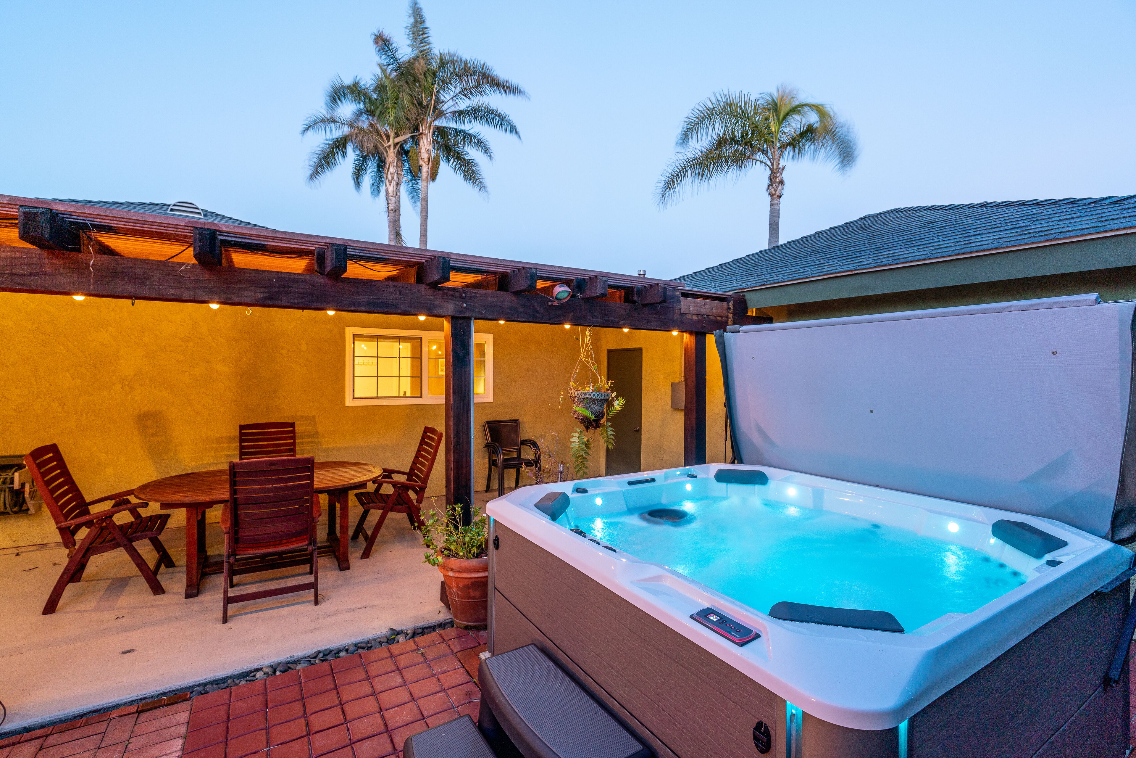 Walk to Beach + Hot Tub + Outdoor Living