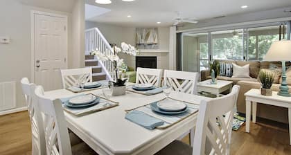 3 Bedroom 2.5 bath end unit Townhome in The Salt Pond Community near Bethany Beach