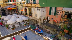 View from property - Macaia Village Life Rooms with AC (Vernazza)